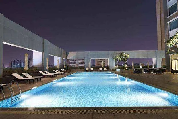 Hồ bơi Hotel Nikko Saigon với tầm nhìn panorama