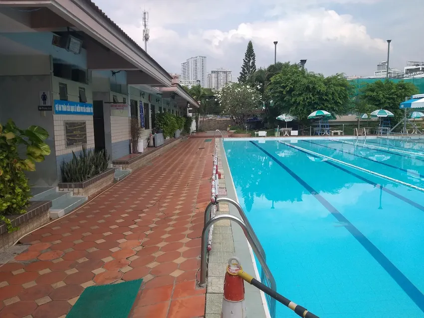 Lối đi lát gạch chống trơn trượt