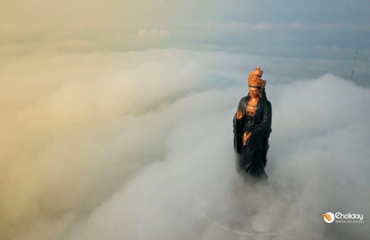 Tượng Phật Bà Tây Bổ Đà Sơn cao 72m