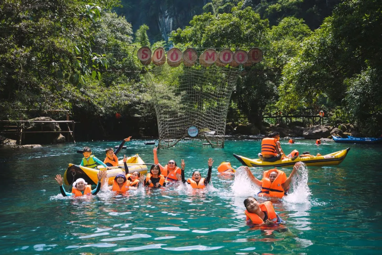 Suối Mọc thường có các ưu đãi chào hè