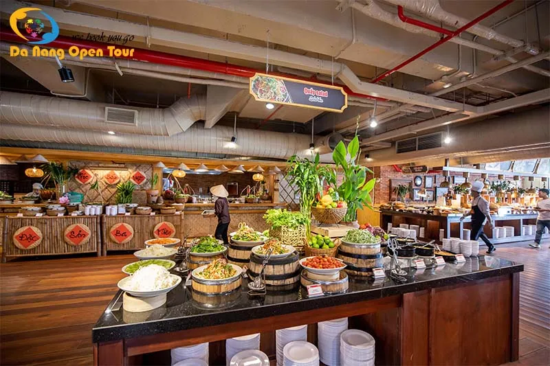 Buffet Bà Nà Hill với đa dạng món ăn Á - Âu