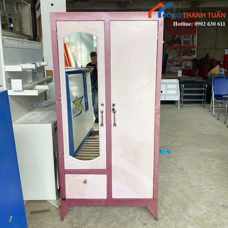 Tủ quần áo cũ thiết kế 2 cánh có gương tiện lợi