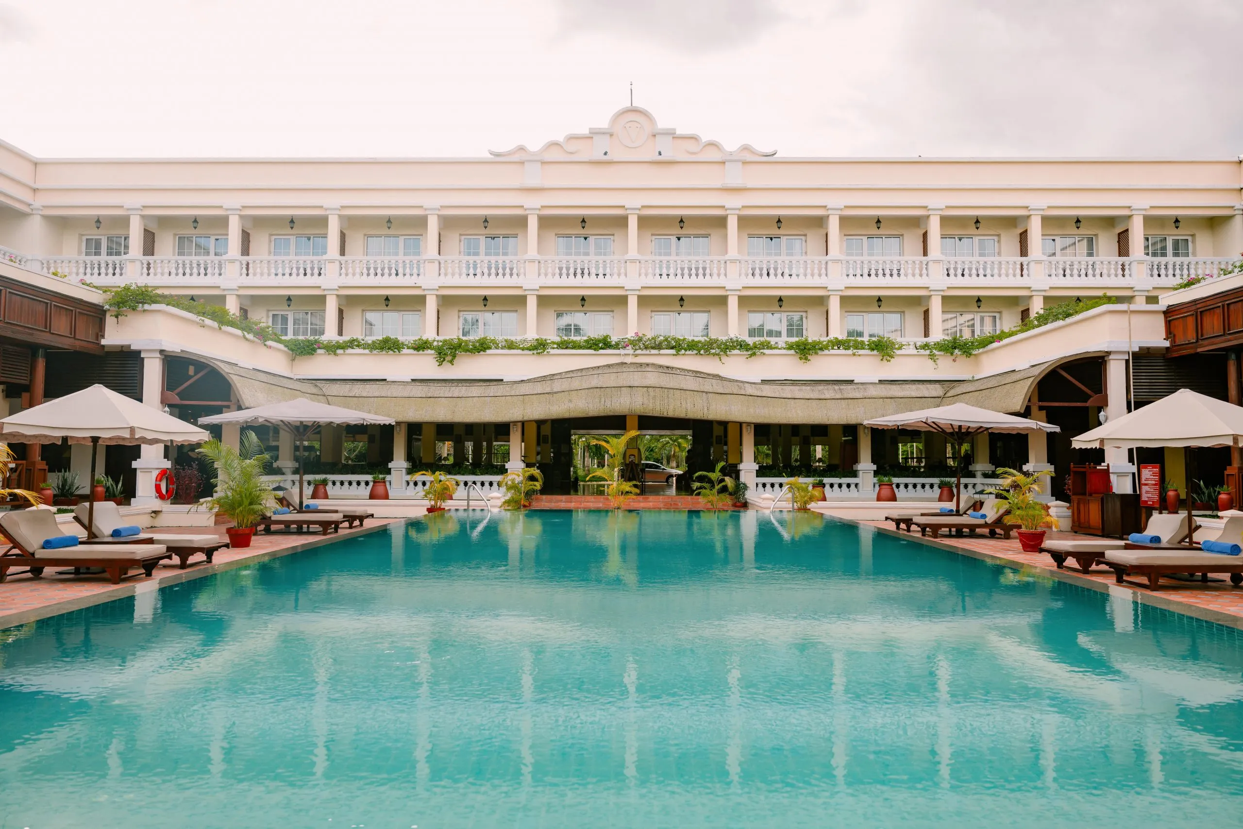 Khách sạn Victoria Cần Thơ với kiến trúc Đông Dương bên bờ sông Hậu