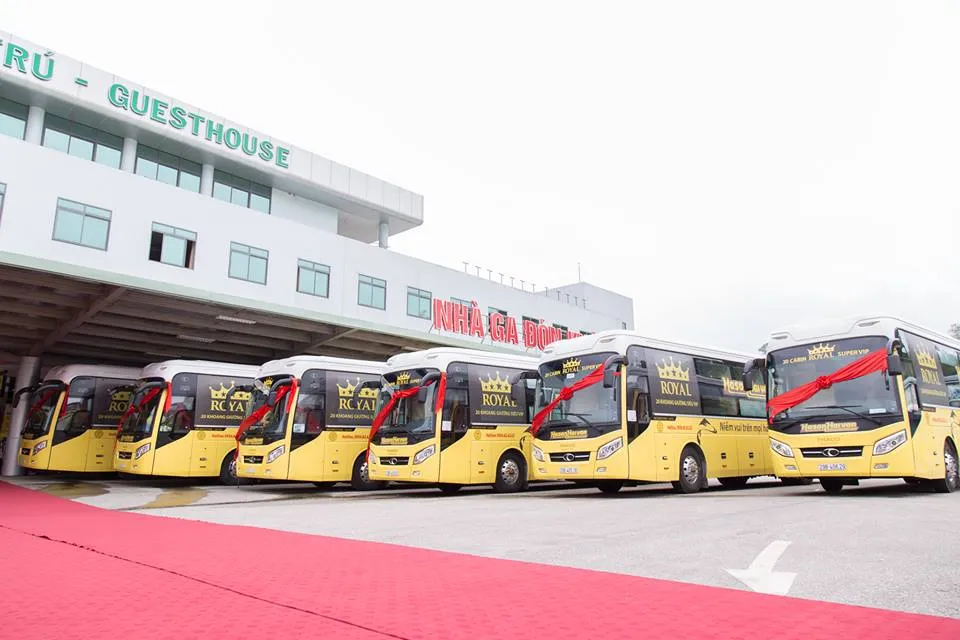 Tổng quan không gian bên trong xe Royal